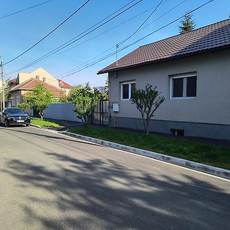 Carla'S Place Ap 2 Oradea Εξωτερικό φωτογραφία