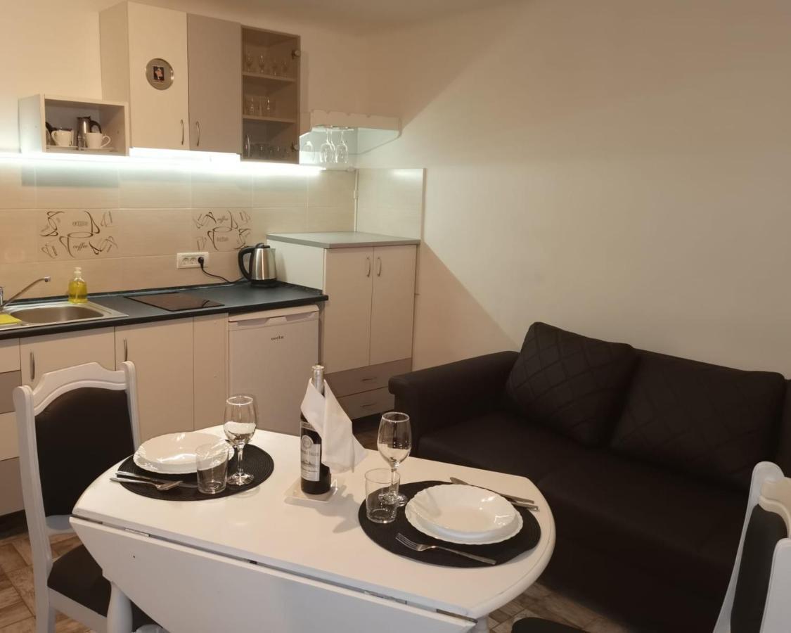 Carla'S Place Ap 2 Oradea Εξωτερικό φωτογραφία