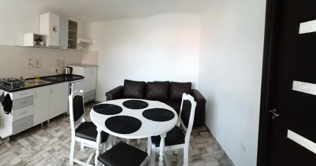 Carla'S Place Ap 2 Oradea Εξωτερικό φωτογραφία